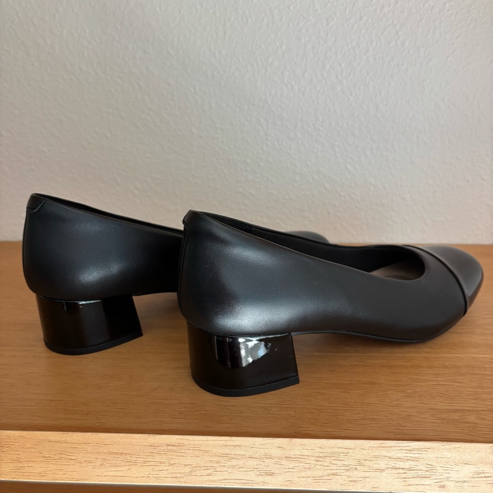 Clarks Collection Cap Toe Block Heel Pumps - Picture 6 of 11